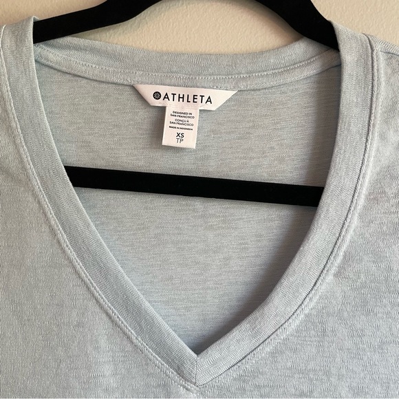 Athleta Breezy Scoop V Tee NWT - Picture 4 of 10
